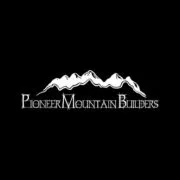Yrityksen Pioneer Mountain Builders logo